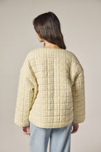 Load image into Gallery viewer, Eyelet reversible quilted Jacket

