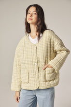 Load image into Gallery viewer, Eyelet reversible quilted Jacket
