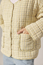 Load image into Gallery viewer, Eyelet reversible quilted Jacket
