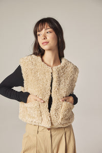 Reversible fur short vest
