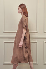 Load image into Gallery viewer, Loose fit midi dress
