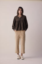 Load image into Gallery viewer, Cropped corduroy baggy pants
