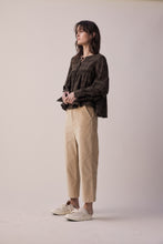 Load image into Gallery viewer, Cropped corduroy baggy pants
