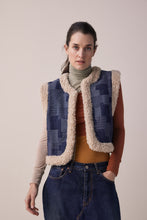 Load image into Gallery viewer, Fur trim denim vest
