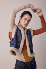 Load image into Gallery viewer, Fur trim denim vest
