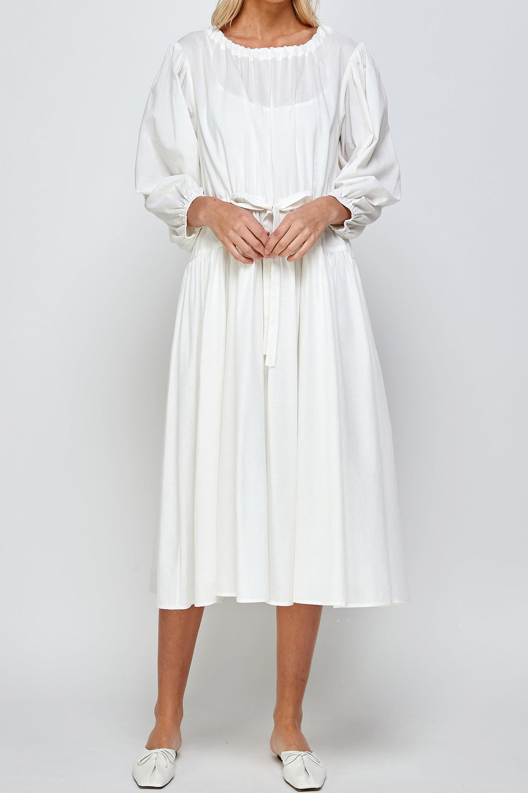 Volume sleeve midi dress