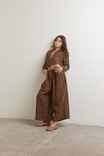 Load image into Gallery viewer, Crop plaid linen jacket
