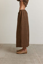 Load image into Gallery viewer, Cropped Linen Plaid Pants
