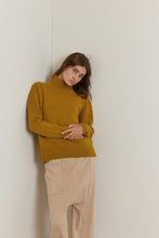 Load image into Gallery viewer, Wool turtleneck long sleeve sweater
