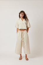 Load image into Gallery viewer, Cropped Wide-Leg Cotton Pants

