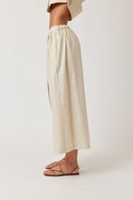 Load image into Gallery viewer, Cropped Wide-Leg Cotton Pants

