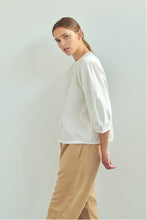 Load image into Gallery viewer, Tie waist pintuck volumed sleeve cotton blouse
