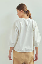 Load image into Gallery viewer, Tie waist pintuck volumed sleeve cotton blouse
